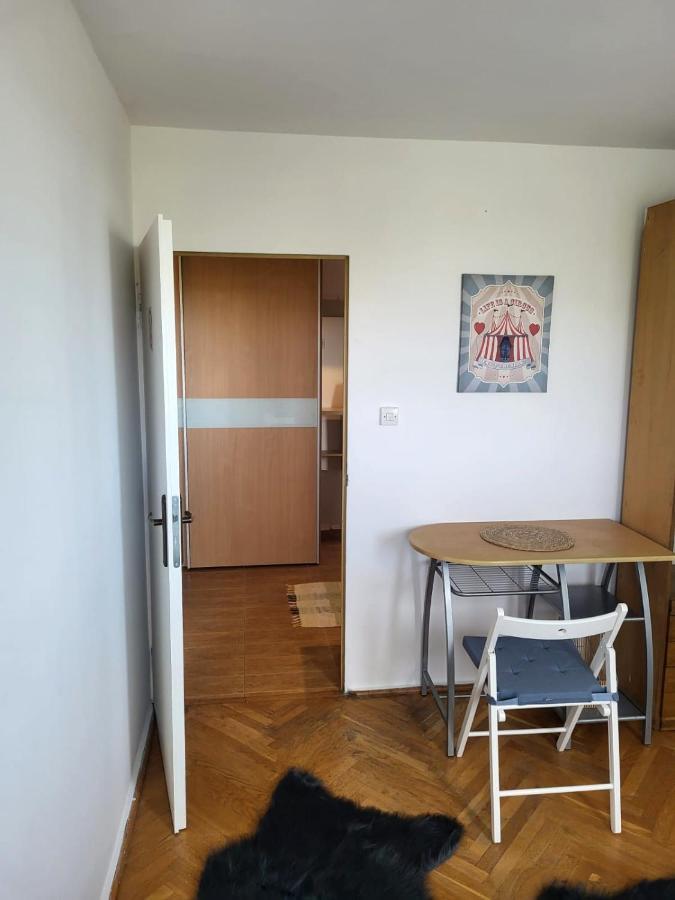 Lemuria Pokoje Wlk Niedzwiedzicy Hostel Legnica Buitenkant foto